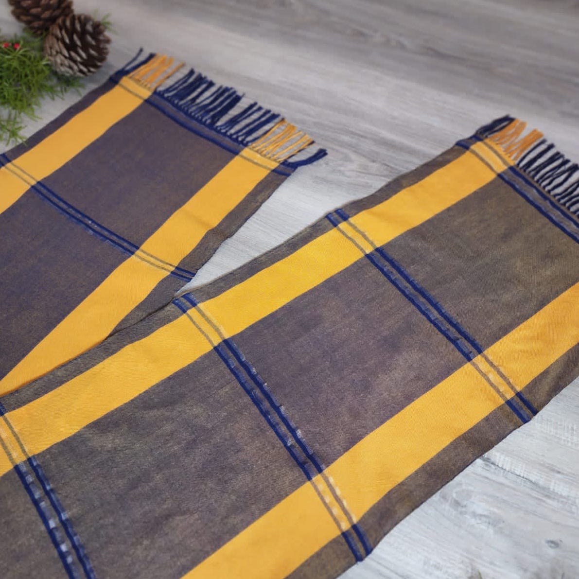 WEAVED TABLE RUNNERS with ABACA