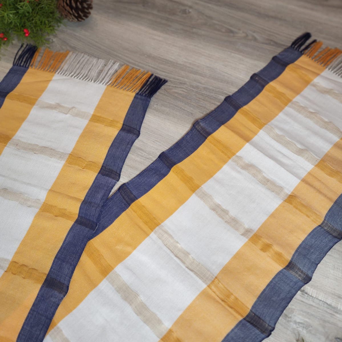 WEAVED TABLE RUNNERS with ABACA