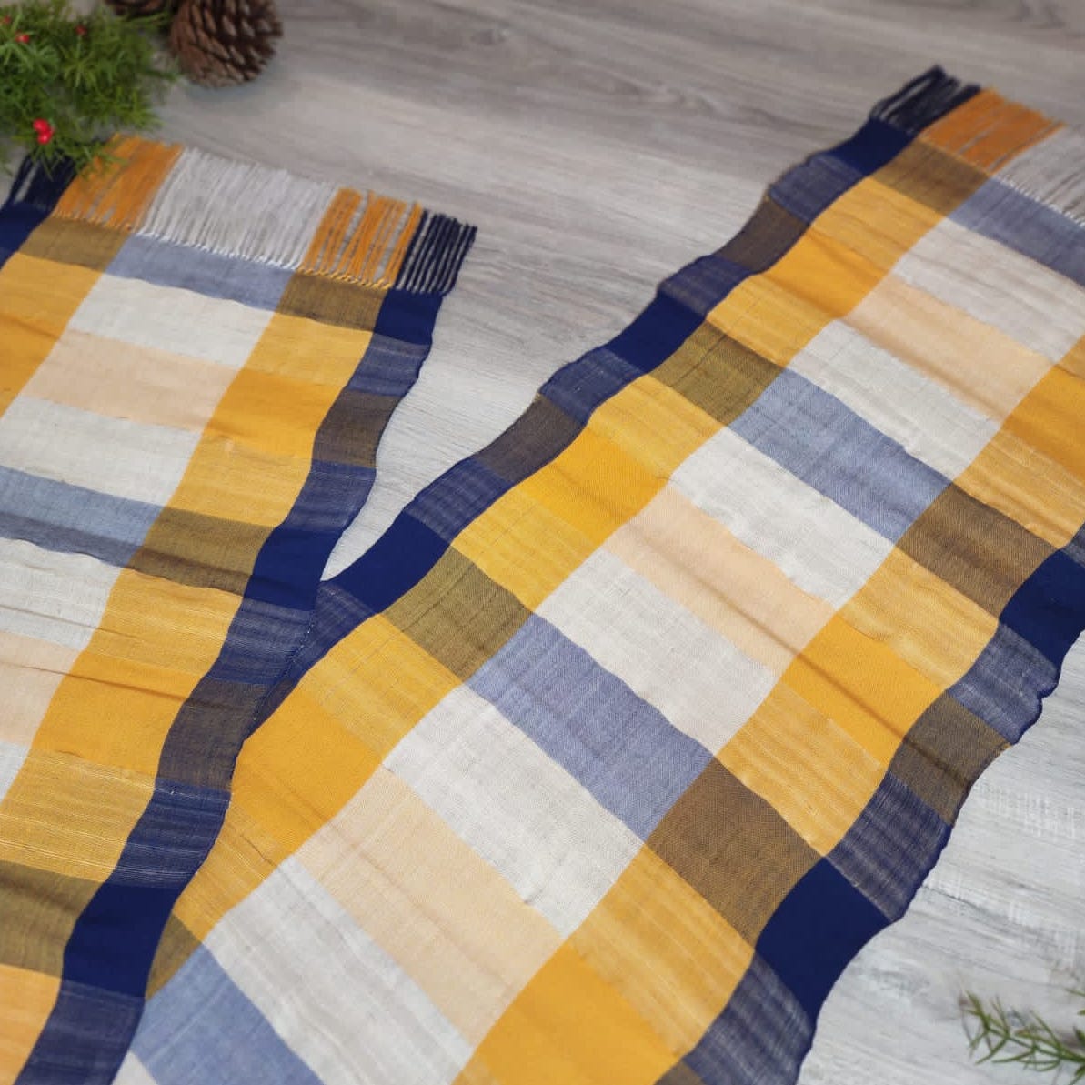 WEAVED TABLE RUNNERS with ABACA